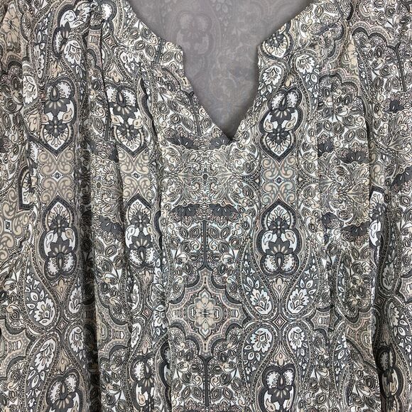 CJ Banks Women's V-Neck Tunic Top Size X Gray Lined Elastic Smocked Waistband - Picture 2 of 8